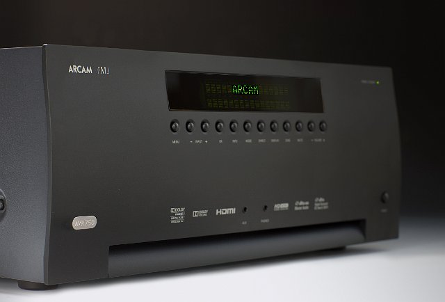 Der AVR750 ist ein bombastisch klingender 7.1-AV-Receiver mit modernster Ausstattung (incl. 4k Upscaling, ARC und Steuerung über eine App)