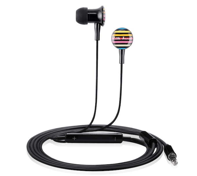 Das Markenzeichen des Labels sind die bunten Punkte oder Streifen auf fast allen Produkten. Mit diesen Akzenten geschmückt werden Smartphone & Co. zu echten Hinguckern, passen sich dem Outfit an und lockern es auch auf.