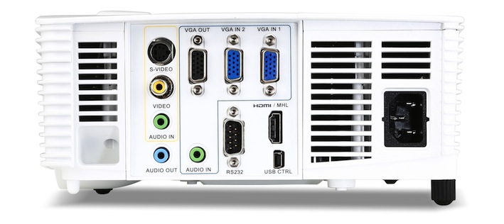 Bestens ausgestattet. Neben eines S-VHS- und eine Composite-Videoeinganges nimmt der H5380BD auch Signale via VGA und HDMI entgegen.