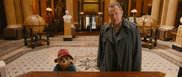 Gemeinsam machen sich Paddington und Mr. Brown (Hugh Bonneville) auf die Suche nach dem Forscher, der Paddingtons Onkel und Tante entdeckt hatte. (© Studiocanal)