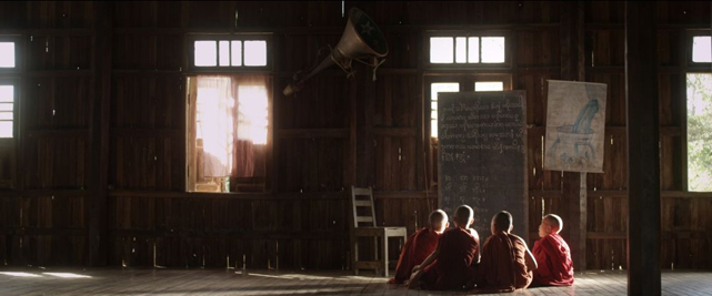 Vier Waisenjungen leben als Mönche in einem buddhistischen Kloster im Nordosten Myanmars. (© Tiberius Film)