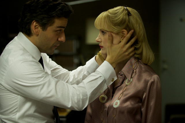 Abel Morales (Oscar Isaac) und seine Frau Anna (Jessica Chastain) müssen sich in harter Umgebung behaupten. (© SquareOne/Universum Film)