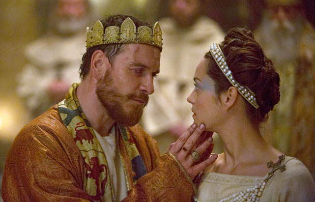 Nach einer siegreichen Schlacht beginnt der unaufhaltsame Aufstieg des Heerführers Macbeth (Michael Fassbender) und seiner ehrgeizigen Frau Lady Macbeth (Marion Cotillard). (© Studiocanal)