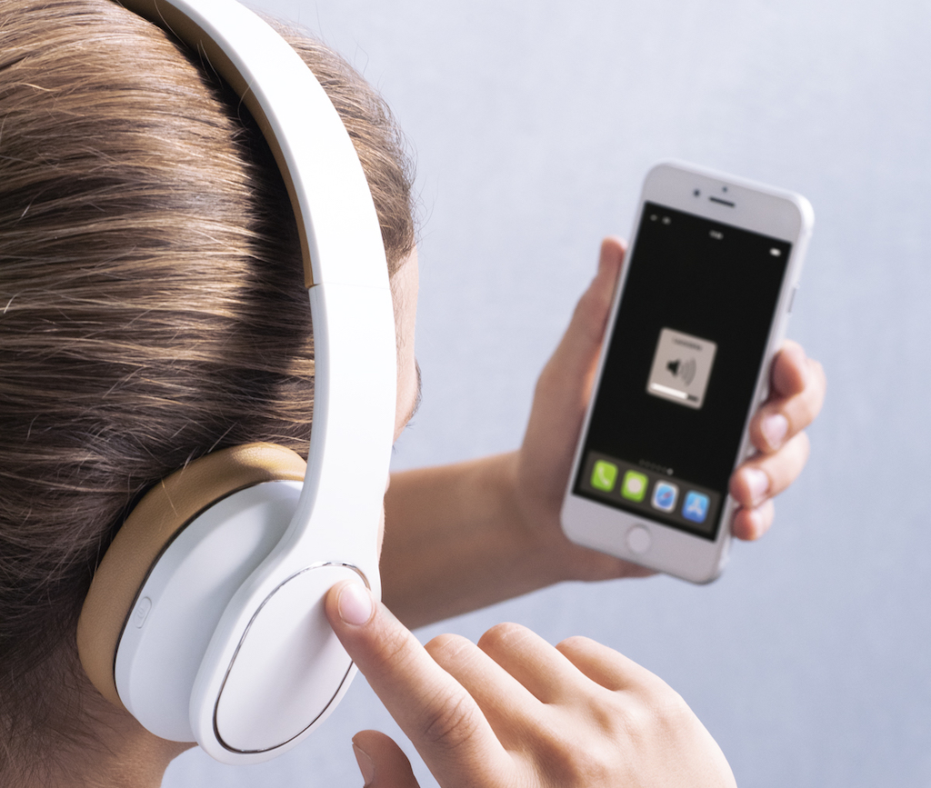 Einfacher » & - MAGAZIN lite es kaum: Bluetooth-Kopfhörer TECHNIK geht LIFESTYLE „Touch“ Hama DAS