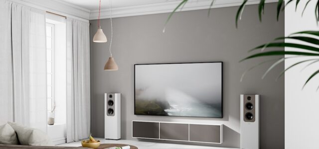 Lyngdorf Audio präsentiert den FR-2: ein High-End Standlautsprecher speziell für die wandnahe Aufstellung